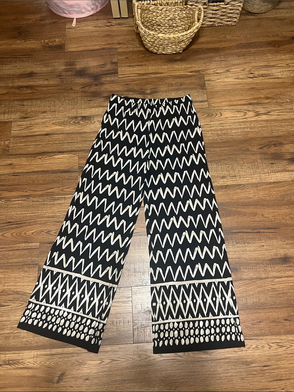 Chico's Black & White Wide Leg Patterned Pants